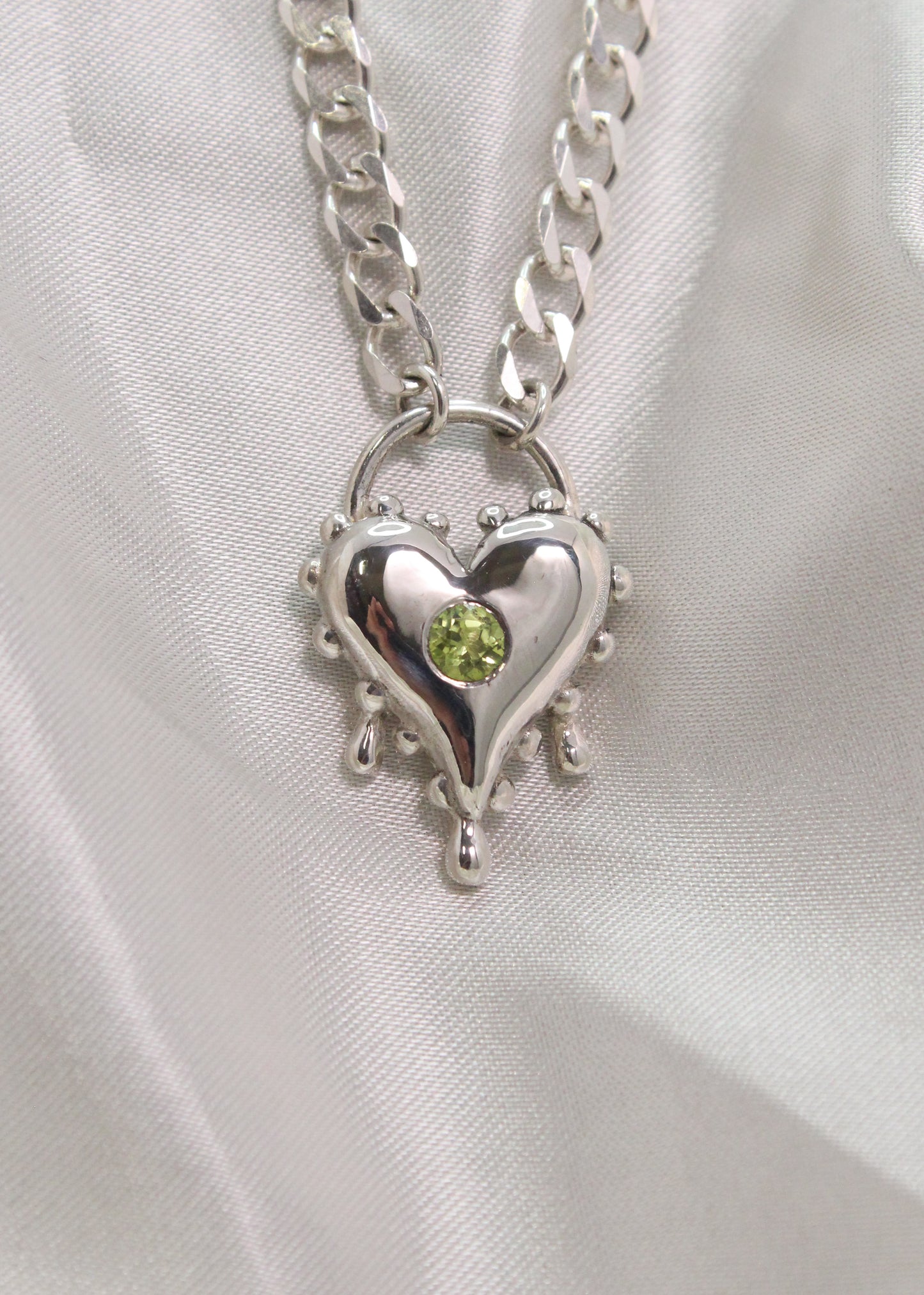 Bleeding Heart Necklace (Peridot)